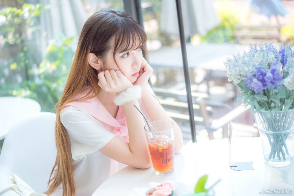 如果你不能飞，那就奔跑;如果不能奔跑，那就行走;如果不能行走，那就爬行;但无论你做什么，都要保持前行的方向。